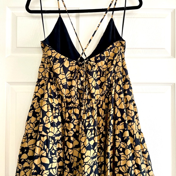 Abercrombie Women’s Flowy Maxi tiered dress- Large - Picture 3 of 5